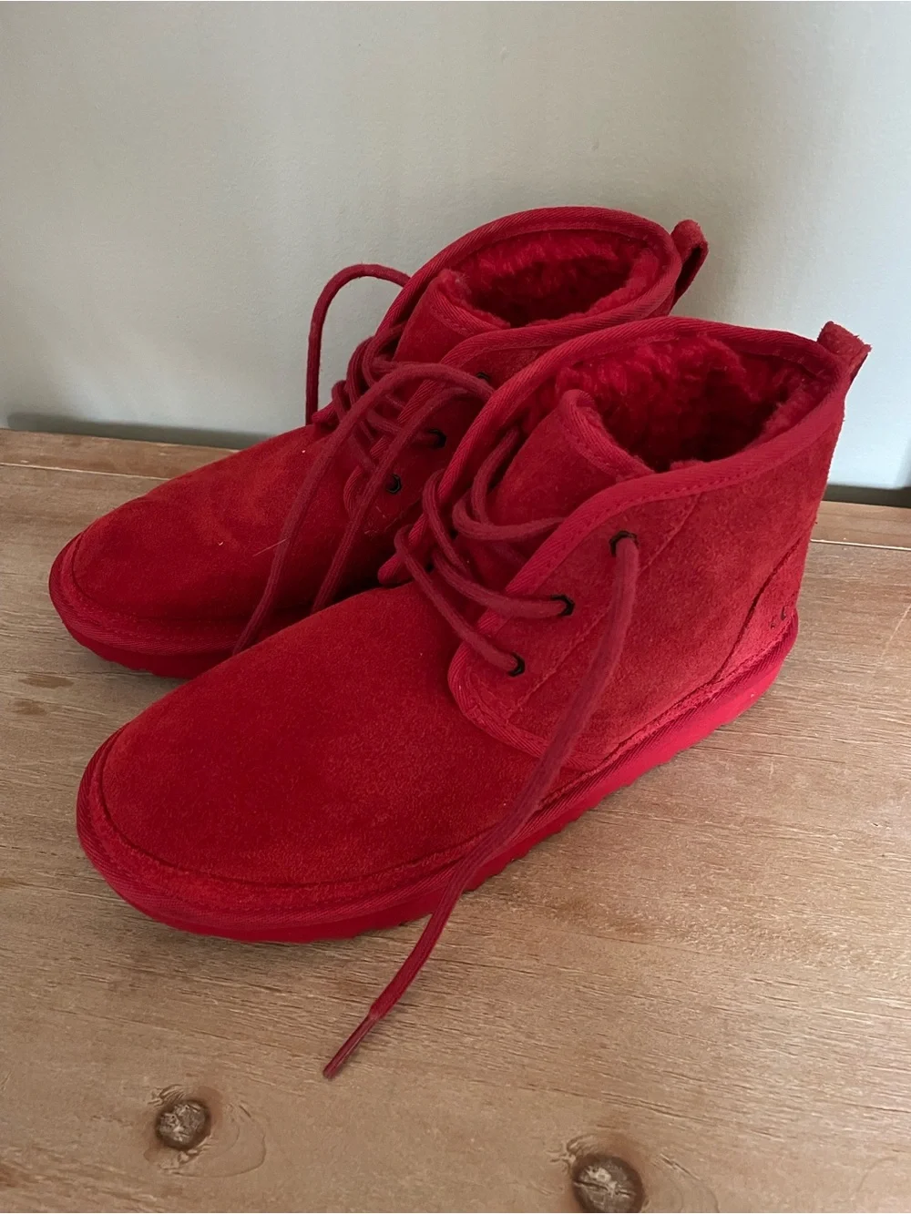 UGG Red Nurmel Chukka Suede Sherpa -lined Lace-Up boots